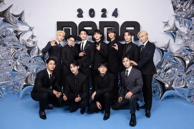台历预告公开！非粉丝看了都沉默AG真人网SEVENTEEN(图2)